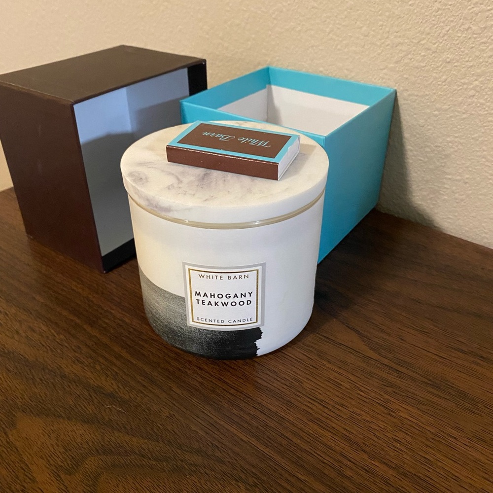 White Barn Mahogany Teakwood Candle - Marble Top with Matches- Collector Box